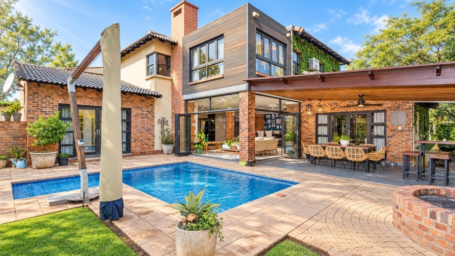 5 Bedroom Property for Sale in Xanadu Nature Estate North West